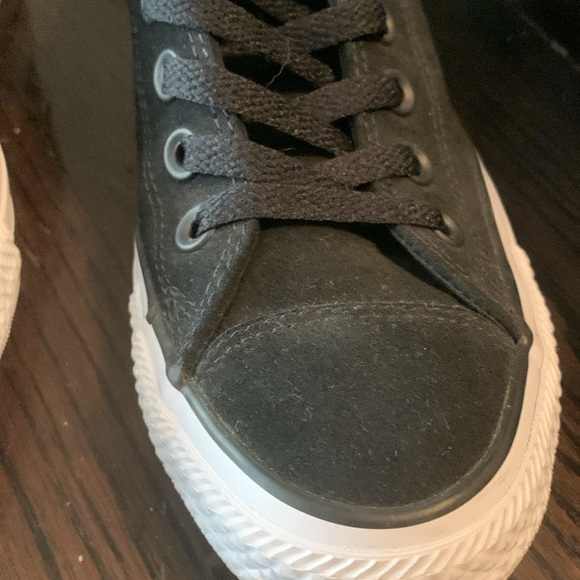 Women’s Converse Sneakers - Picture 3 of 10